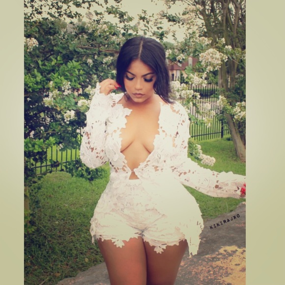 white lace short set